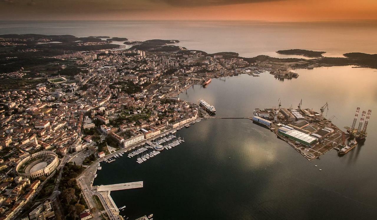 Apartman Kyra Pula Eksteriør billede